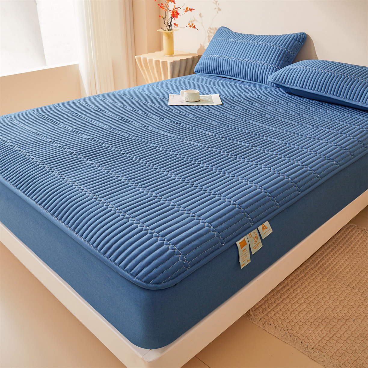 91家纺网 家纺一手货源 找家纺 女子家纺 2026春夏新款简爱A类夹棉防水床笠三件套水洗棉7A抗菌磨毛床单保护套 简爱-黛蓝