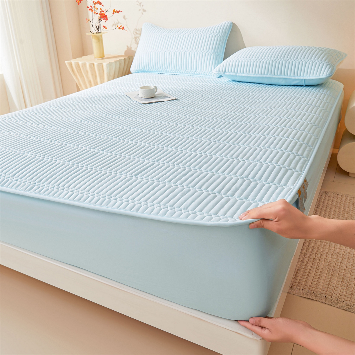 91家纺网 家纺一手货源 找家纺 女子家纺 2026春夏新款简爱A类夹棉防水床笠三件套水洗棉7A抗菌磨毛床单保护套 简爱-淡水蓝