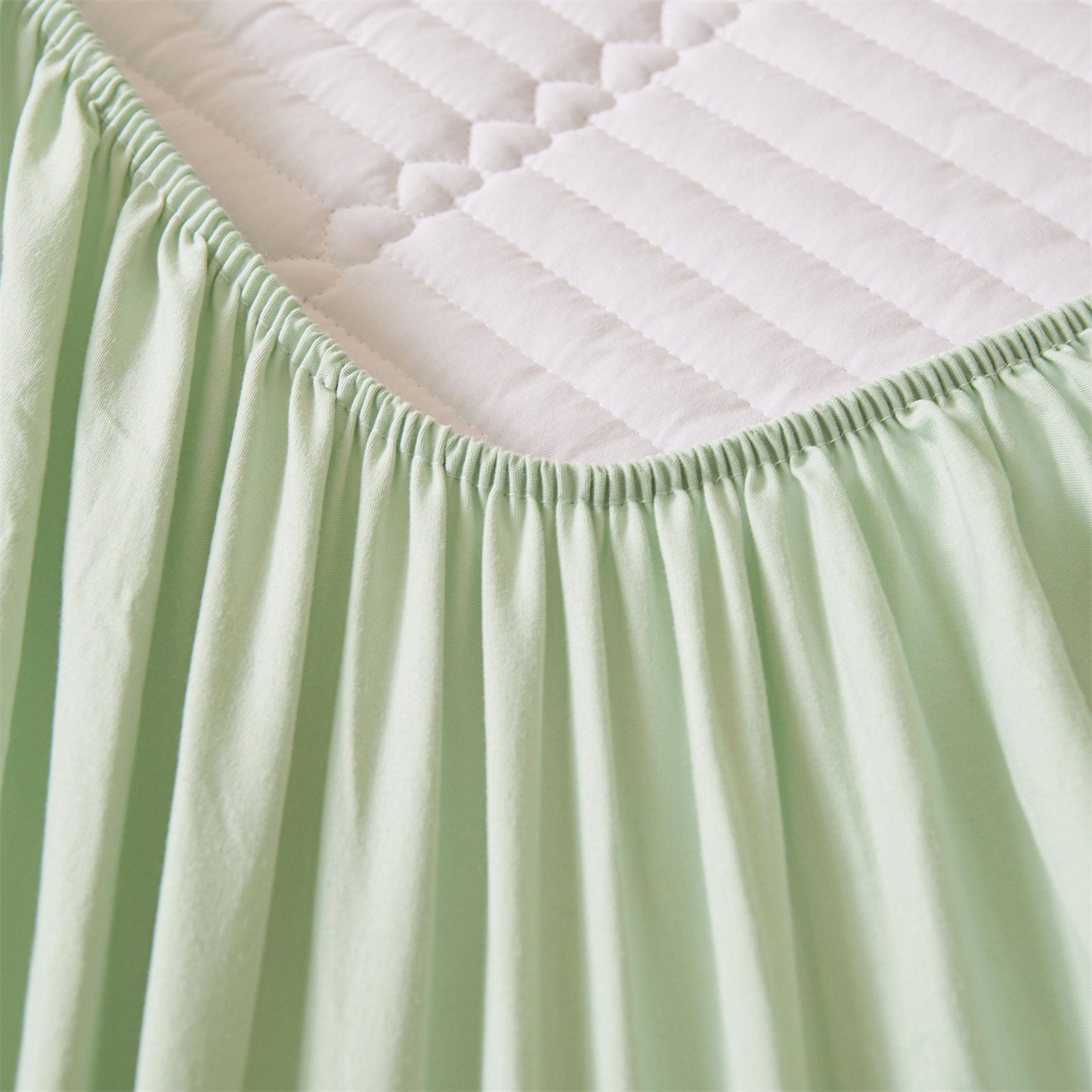 91家纺网 家纺一手货源 找家纺 女子家纺 2026春夏新款简爱A类夹棉防水床笠三件套水洗棉7A抗菌磨毛床单保护套 简爱-清雅绿