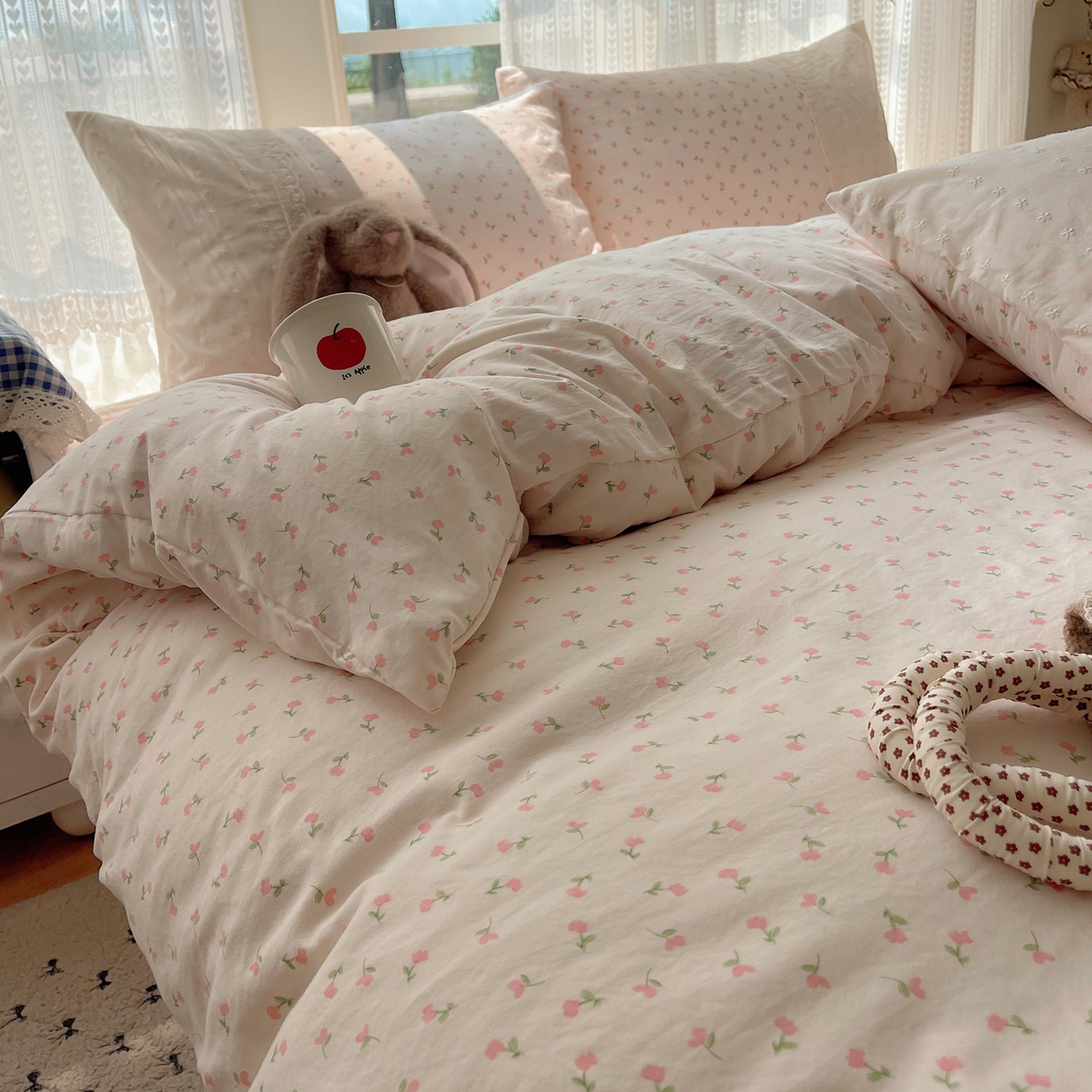 91家纺网 家纺一手货源 找家纺 韩巢家纺 2026新款少女心蕾丝花边款四件套 粉小花【蕾丝花边款】