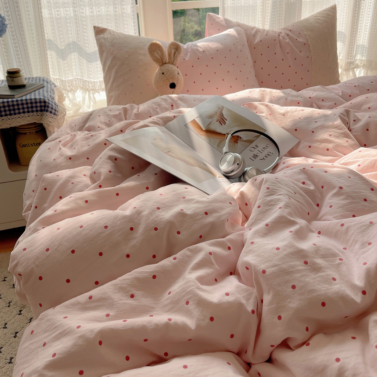 91家纺网 家纺一手货源 找家纺 韩巢家纺 2026新款少女心蕾丝花边款四件套 草莓小波点【蕾丝花边款】