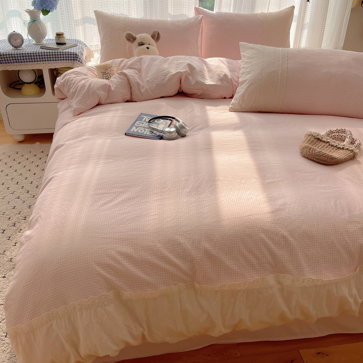 91家纺网 家纺一手货源 找家纺 韩巢家纺 2026新款少女心蕾丝花边款四件套 粉小格【蕾丝花边款】