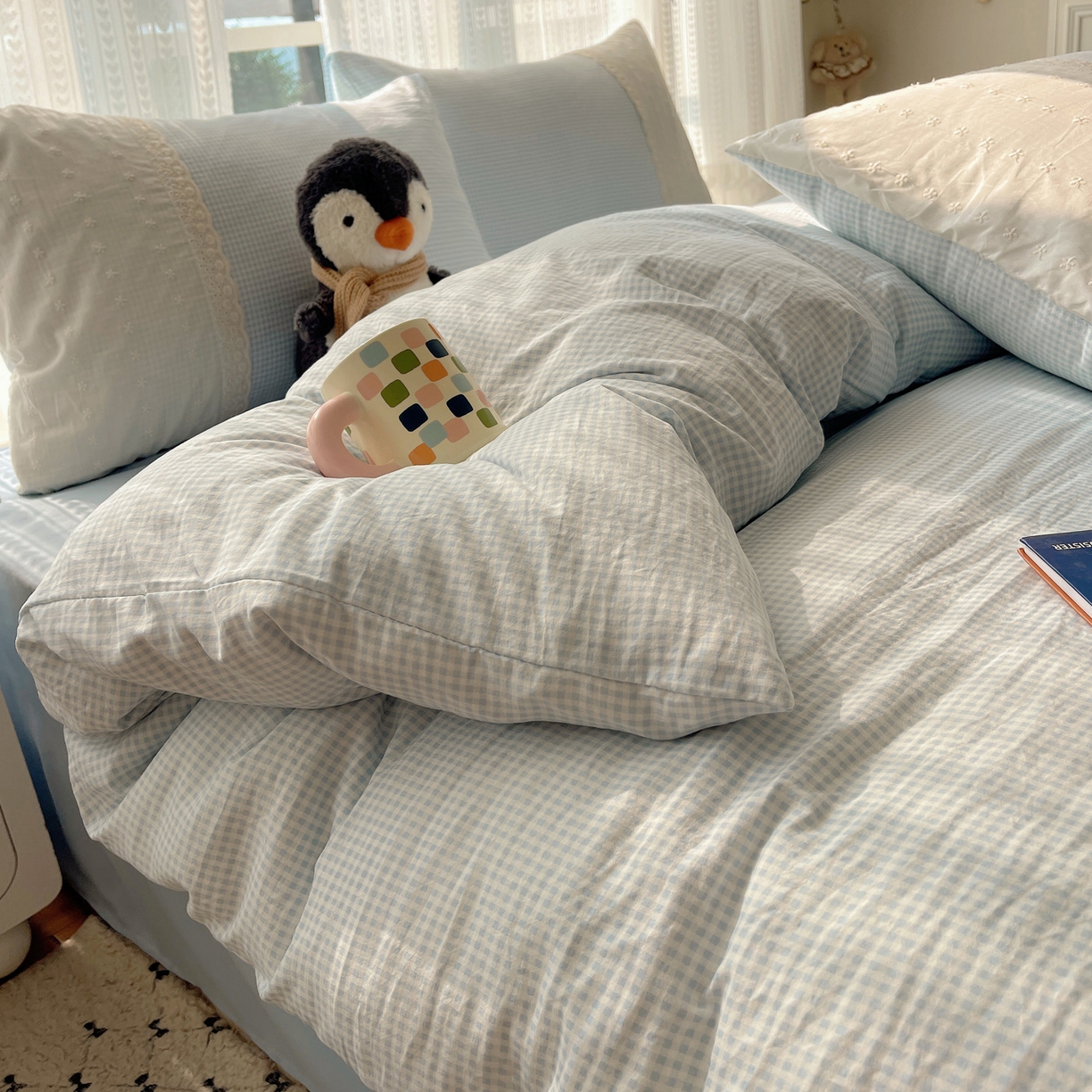 91家纺网 家纺一手货源 找家纺 韩巢家纺 2026新款少女心蕾丝花边款四件套 蓝小格【蕾丝花边款】