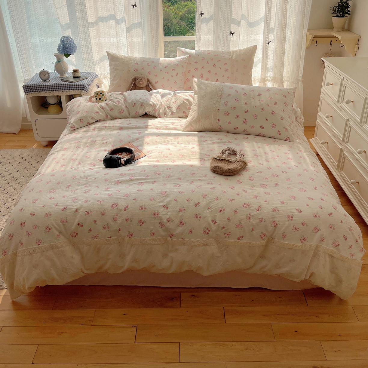 91家纺网 家纺一手货源 找家纺 韩巢家纺 2026新款少女心蕾丝花边款四件套 小花集【蕾丝花边款】