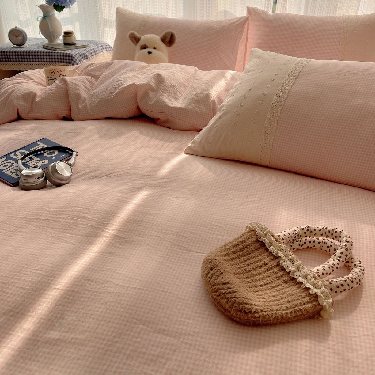 91家纺网 家纺一手货源 找家纺 韩巢家纺 2026新款少女心蕾丝花边款四件套 粉小格【蕾丝花边款】