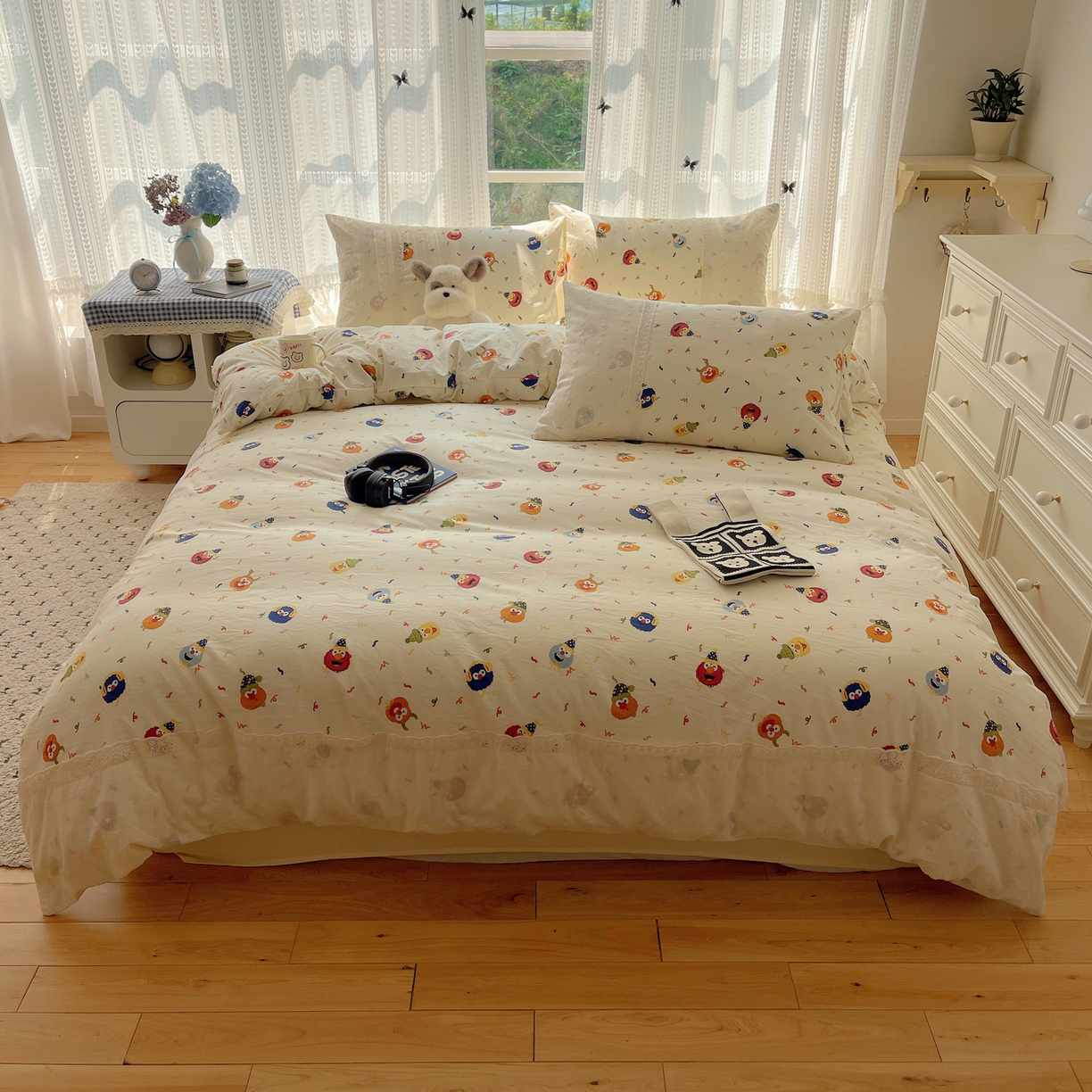 91家纺网 家纺一手货源 找家纺 韩巢家纺 2026新款少女心蕾丝花边款四件套 好多芝麻球【蕾丝花边款】