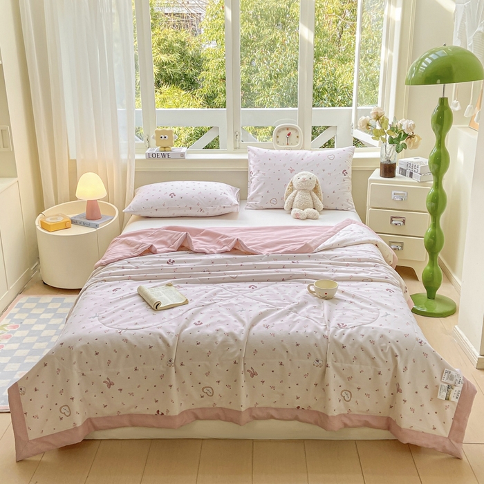 91家纺网 家纺一手货源 找家纺 憨豆家纺 2026新款双面全棉印花夏被可机洗小清新纯棉夏凉被薄被芯空调被子 花园漫步