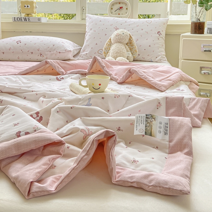 91家纺网 家纺一手货源 找家纺 憨豆家纺 2026新款双面全棉印花夏被可机洗小清新纯棉夏凉被薄被芯空调被子 花园漫步