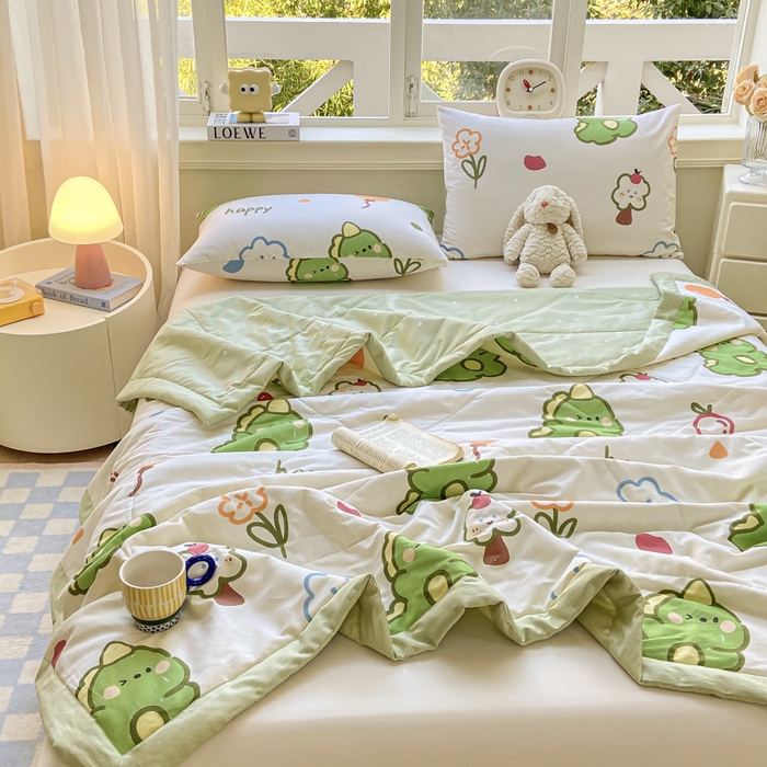 91家纺网 家纺一手货源 找家纺 憨豆家纺 2026新款双面全棉印花夏被可机洗小清新纯棉夏凉被薄被芯空调被子 恐龙日记