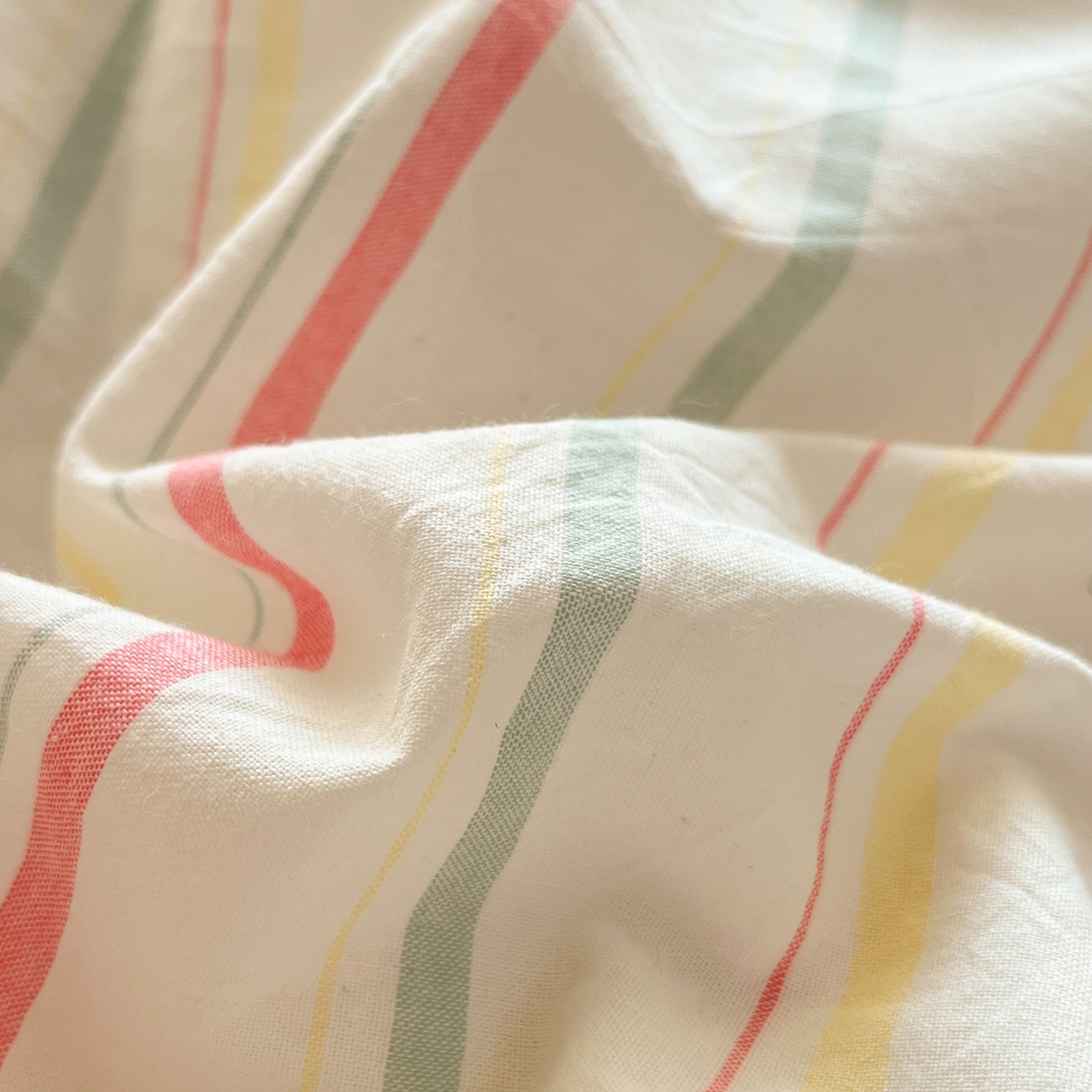 91家纺网 家纺一手货源 找家纺 如一 2026春夏新款色织全棉纯棉加密水洗棉条纹三角针四件套 春日粉