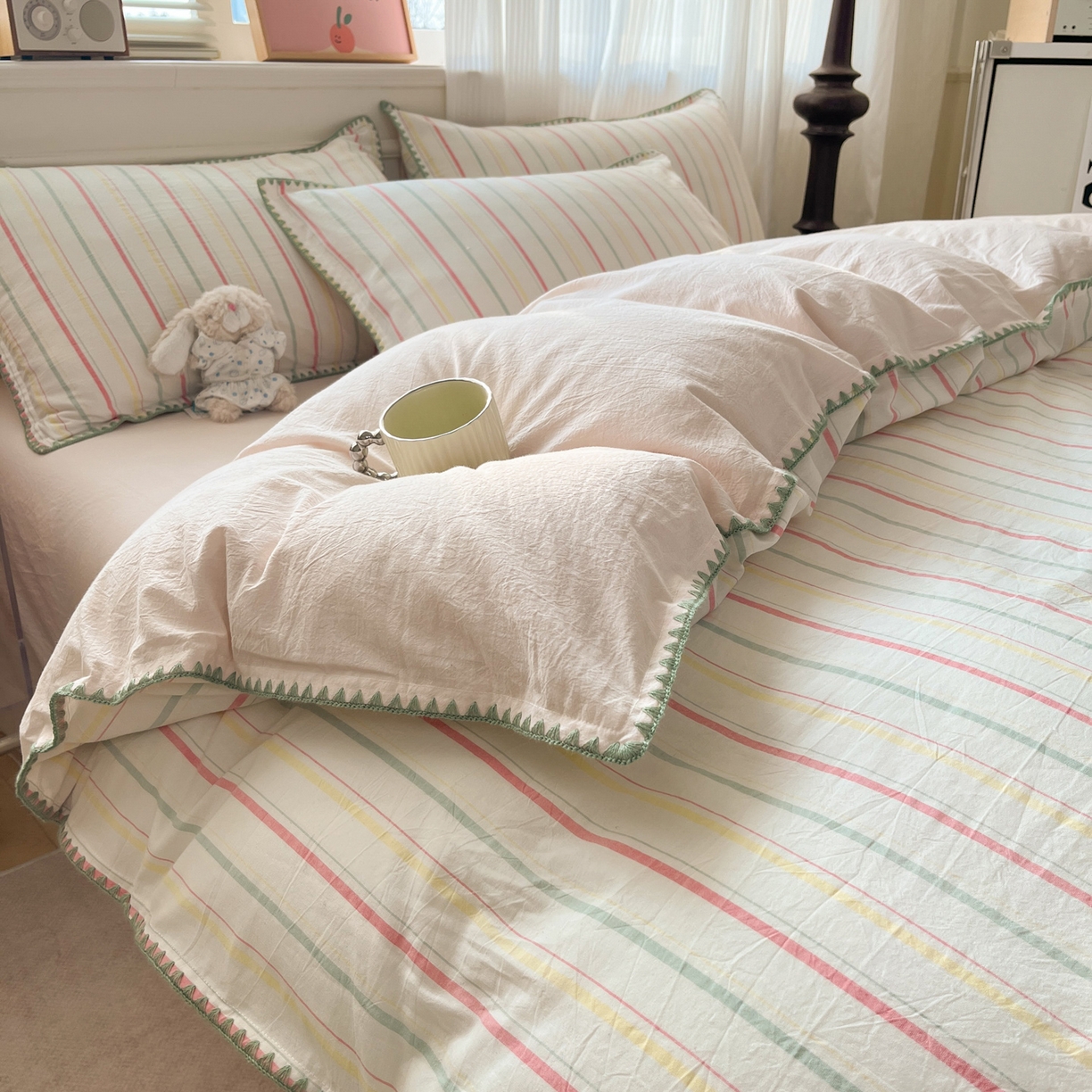 91家纺网 家纺一手货源 找家纺 如一 2026春夏新款色织全棉纯棉加密水洗棉条纹三角针四件套 春日粉