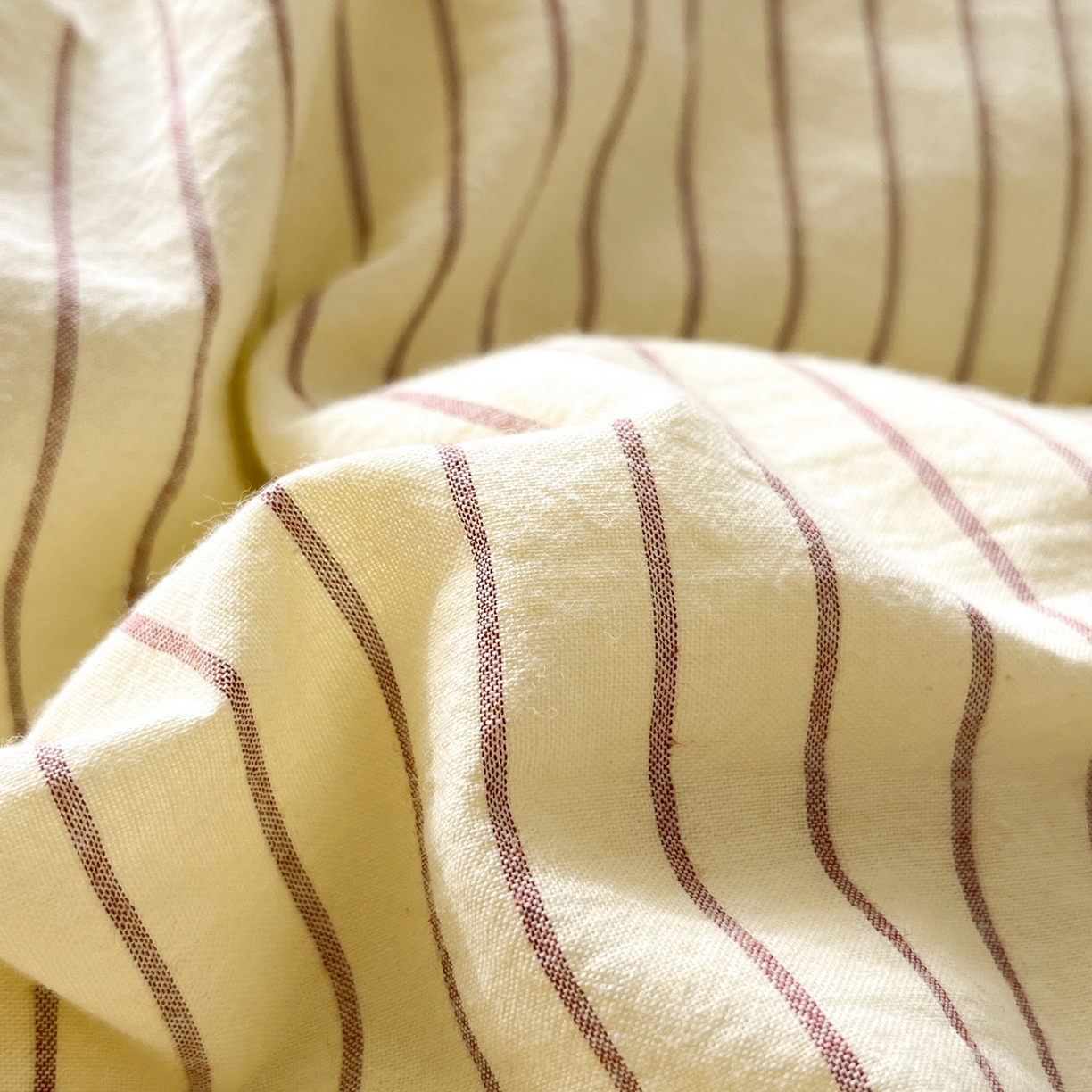 91家纺网 家纺一手货源 找家纺 如一 2026春夏新款色织全棉纯棉加密水洗棉条纹三角针四件套 晴空黄