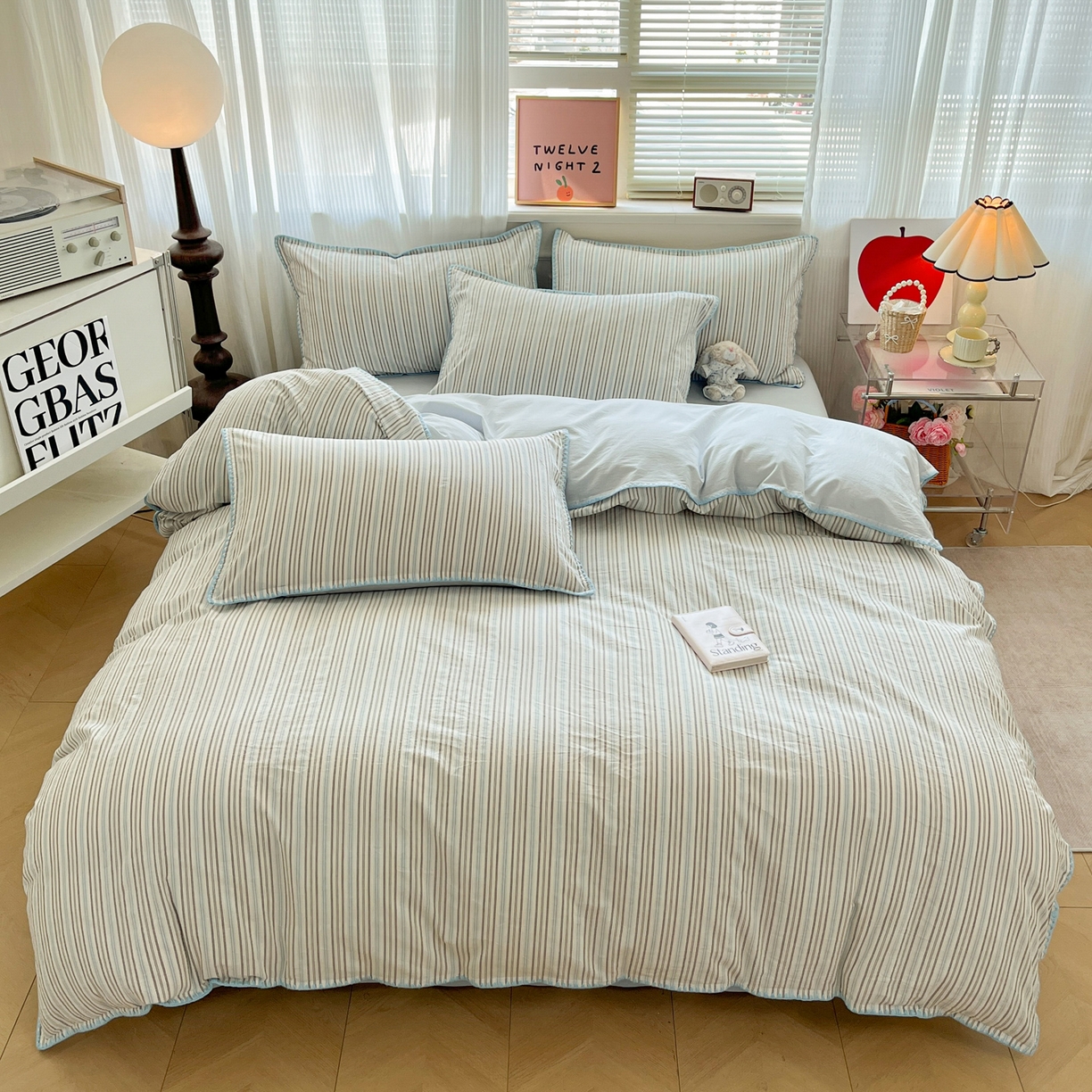 91家纺网 家纺一手货源 找家纺 如一 2026春夏新款色织全棉纯棉加密水洗棉条纹三角针四件套 乐谱蓝