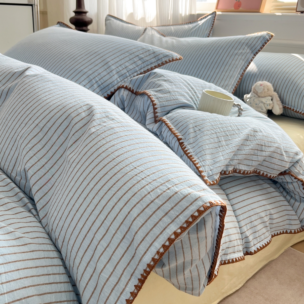 91家纺网 家纺一手货源 找家纺 如一 2026春夏新款色织全棉纯棉加密水洗棉条纹三角针四件套 晴空蓝