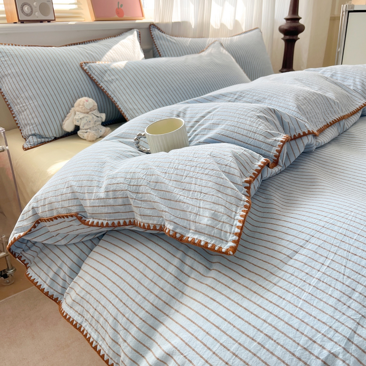 91家纺网 家纺一手货源 找家纺 如一 2026春夏新款色织全棉纯棉加密水洗棉条纹三角针四件套 晴空蓝