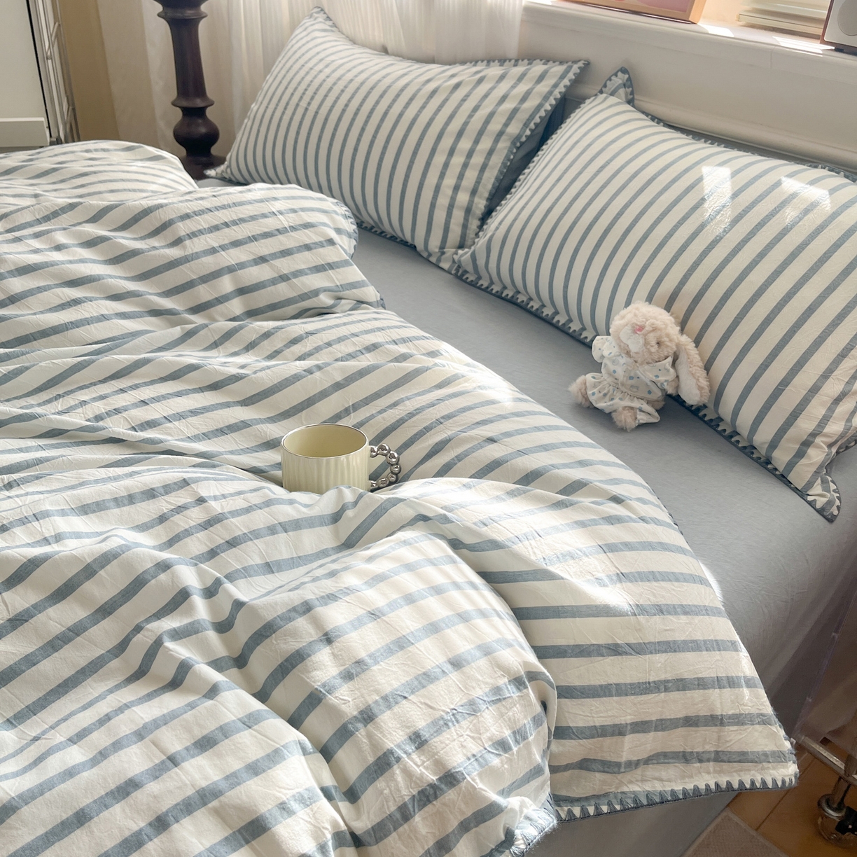 91家纺网 家纺一手货源 找家纺 如一 2026春夏新款色织全棉纯棉加密水洗棉条纹三角针四件套 野原蓝