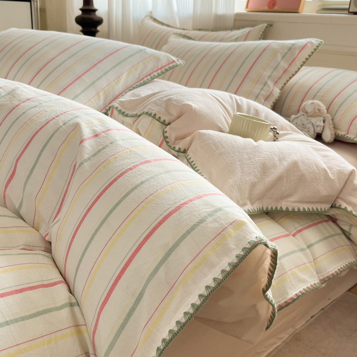 91家纺网 家纺一手货源 找家纺 如一 2026春夏新款色织全棉纯棉加密水洗棉条纹三角针四件套 春日粉