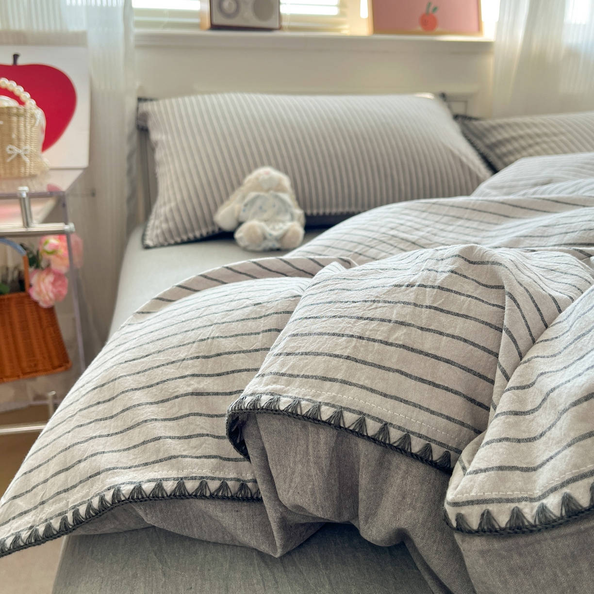 91家纺网 家纺一手货源 找家纺 如一 2026春夏新款色织全棉纯棉加密水洗棉条纹三角针四件套 晴空灰