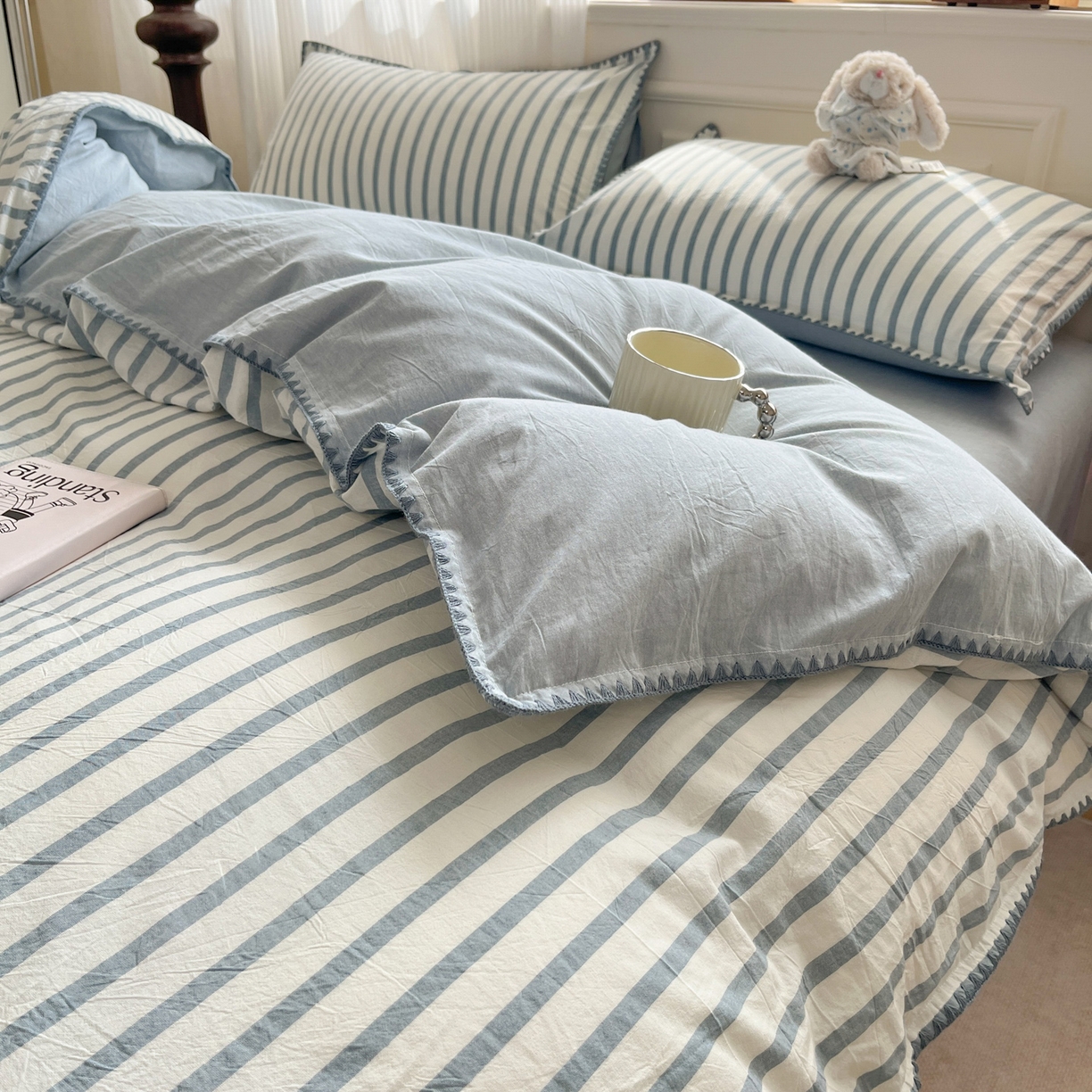 91家纺网 家纺一手货源 找家纺 如一 2026春夏新款色织全棉纯棉加密水洗棉条纹三角针四件套 野原蓝