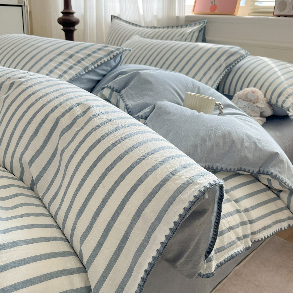 91家纺网 家纺一手货源 找家纺 如一 2026春夏新款色织全棉纯棉加密水洗棉条纹三角针四件套 野原蓝