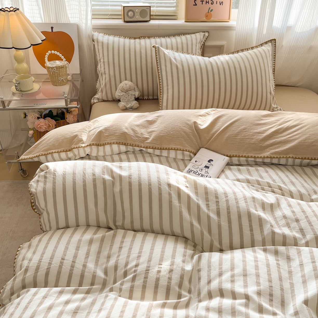 91家纺网 家纺一手货源 找家纺 如一 2026春夏新款色织全棉纯棉加密水洗棉条纹三角针四件套 野原咖