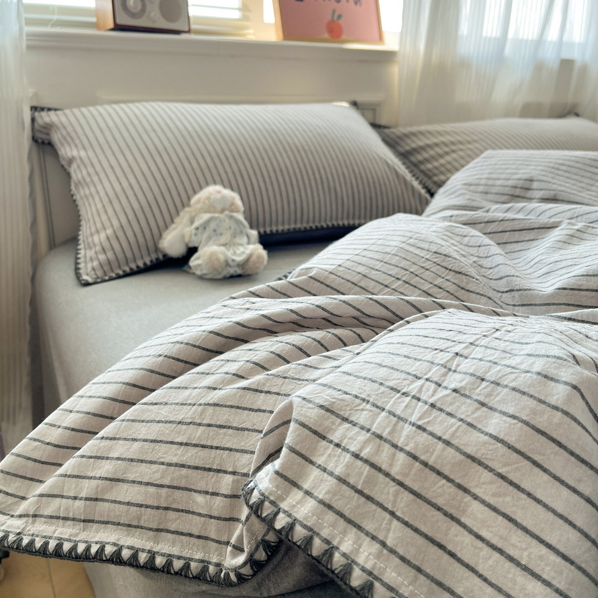 91家纺网 家纺一手货源 找家纺 如一 2026春夏新款色织全棉纯棉加密水洗棉条纹三角针四件套 晴空灰