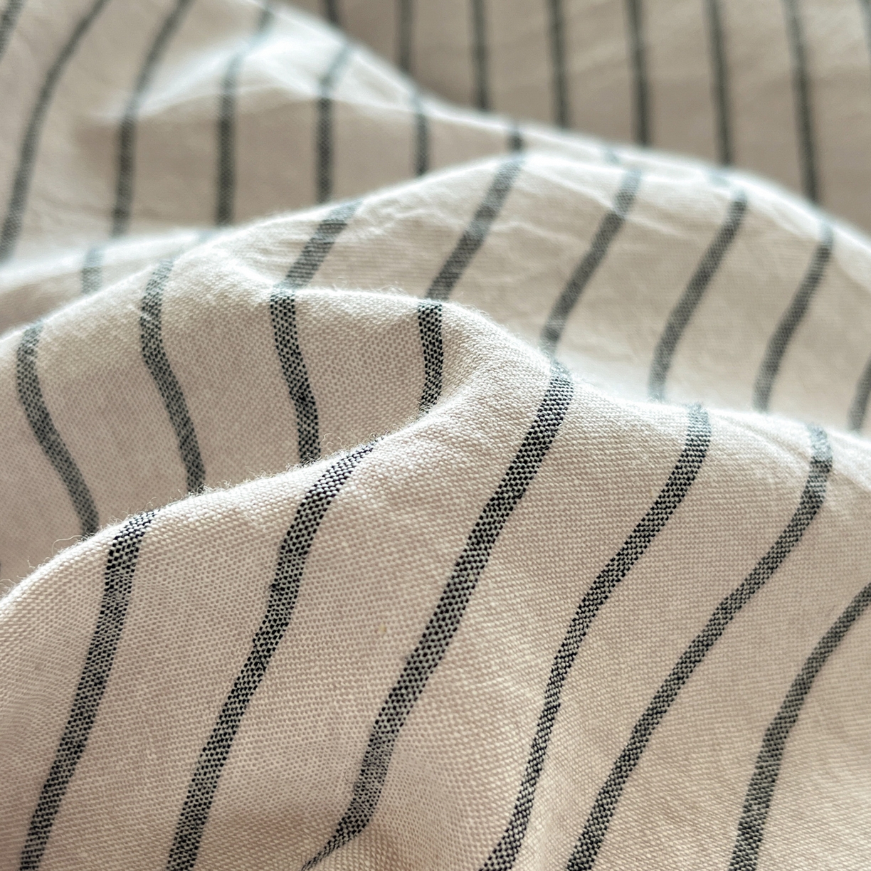 91家纺网 家纺一手货源 找家纺 如一 2026春夏新款色织全棉纯棉加密水洗棉条纹三角针四件套 晴空灰