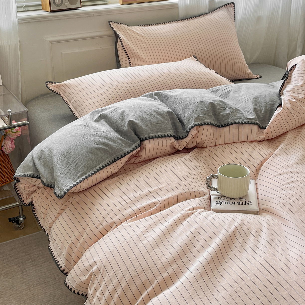 91家纺网 家纺一手货源 找家纺 如一 2026春夏新款色织全棉纯棉加密水洗棉条纹三角针四件套 暮烟粉