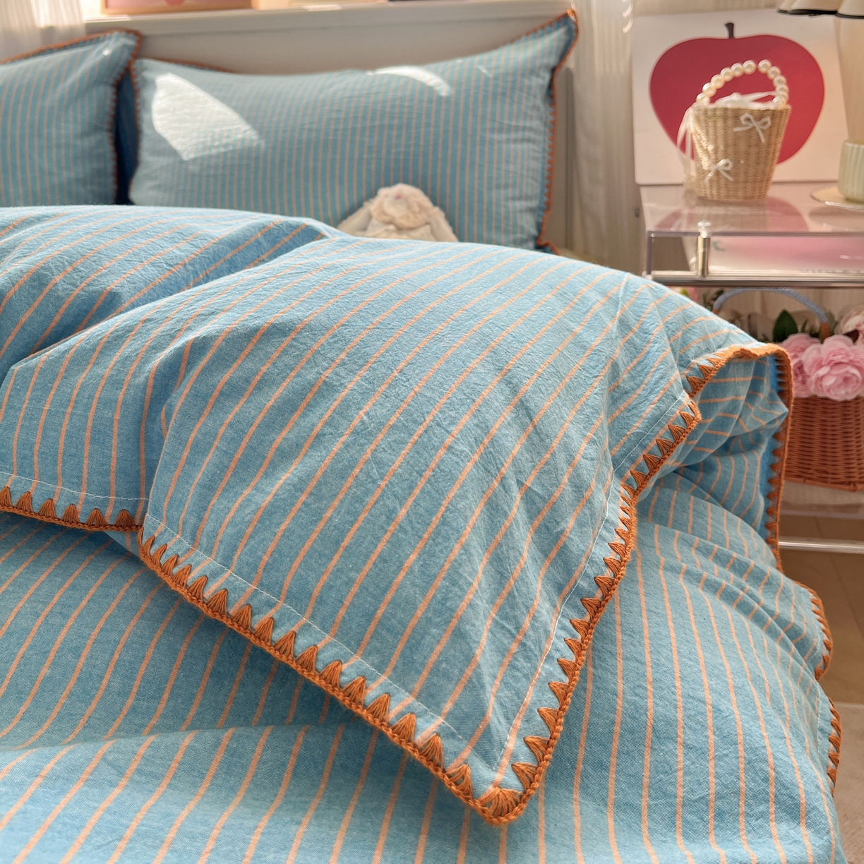 91家纺网 家纺一手货源 找家纺 如一 2026春夏新款色织全棉纯棉加密水洗棉条纹三角针四件套 晴空橙