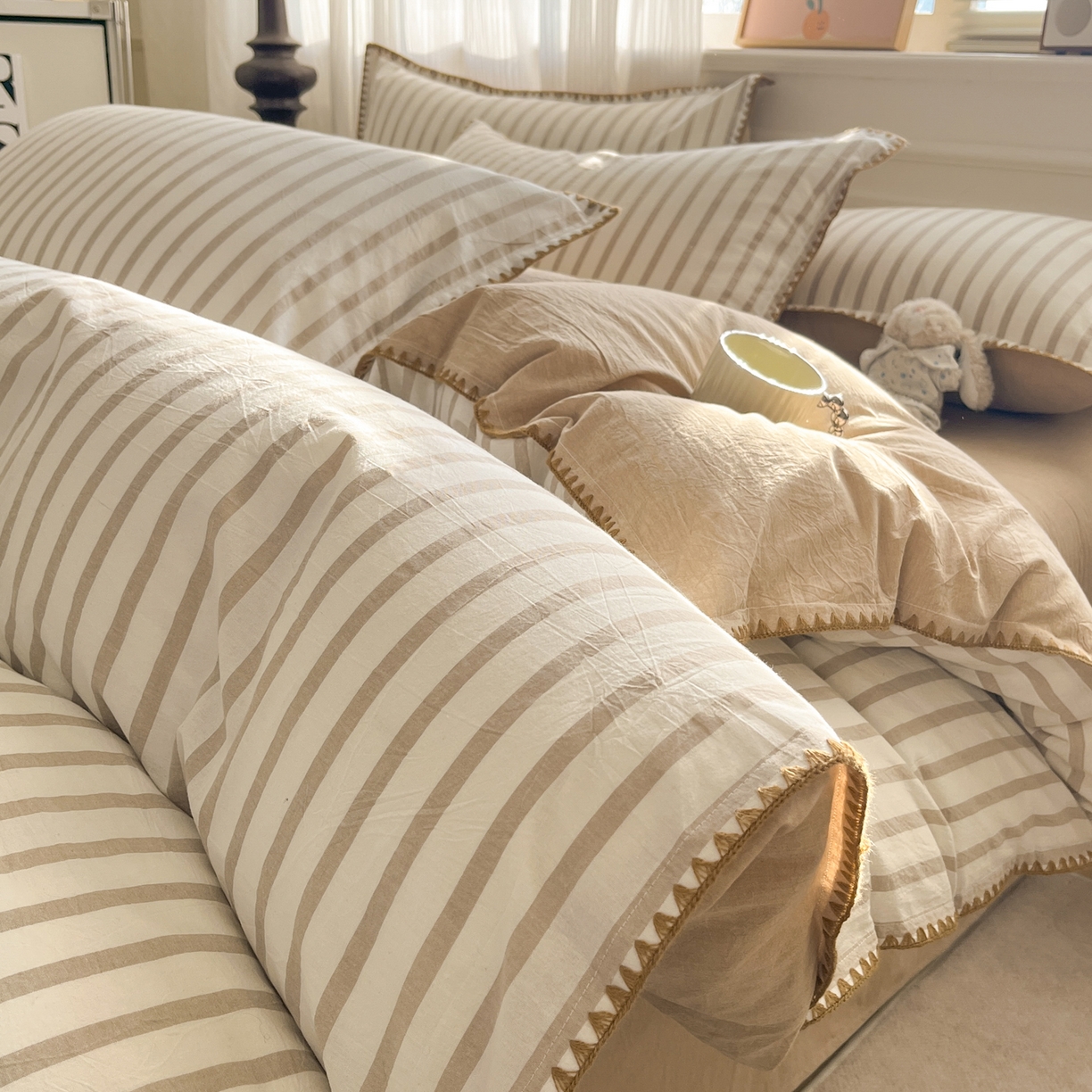 如一 2026春夏新款色织全棉纯棉加密水洗棉条纹三角针四件套 野原咖