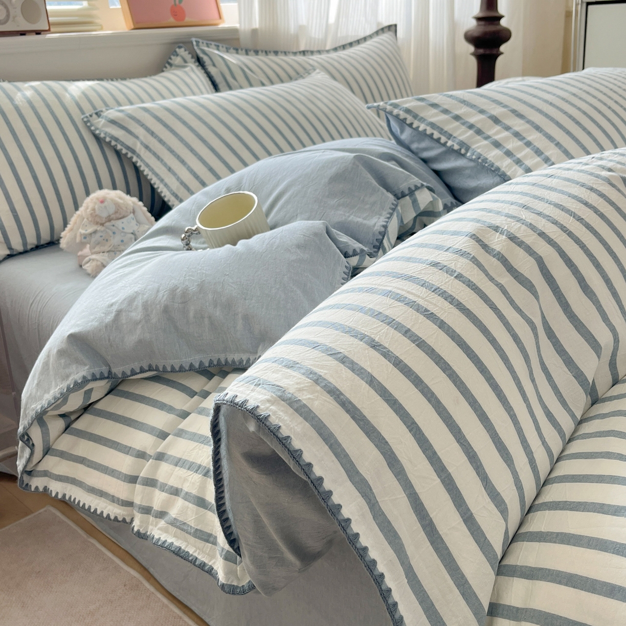 91家纺网 家纺一手货源 找家纺 如一 2026春夏新款色织全棉纯棉加密水洗棉条纹三角针四件套 野原蓝