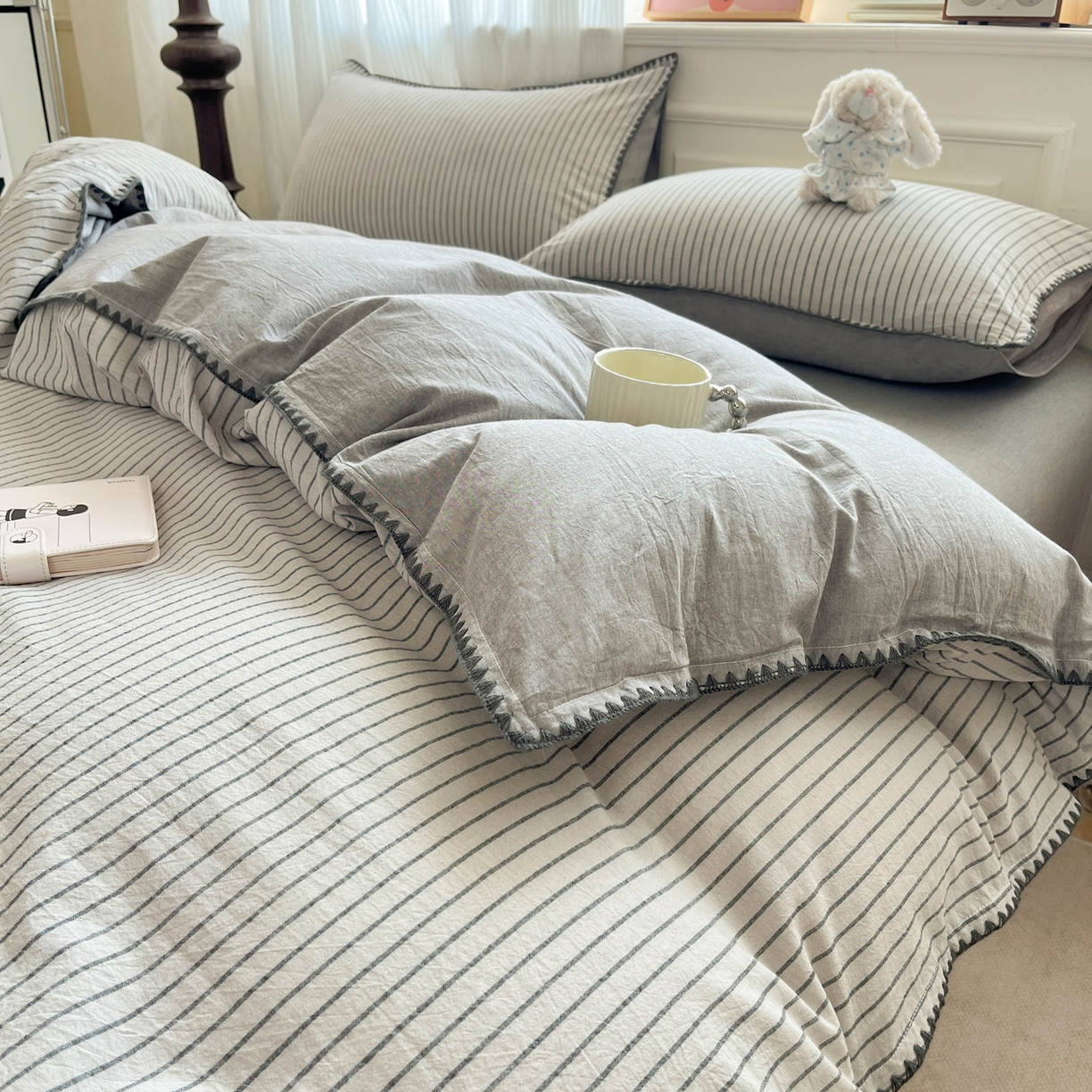 91家纺网 家纺一手货源 找家纺 如一 2026春夏新款色织全棉纯棉加密水洗棉条纹三角针四件套 晴空灰