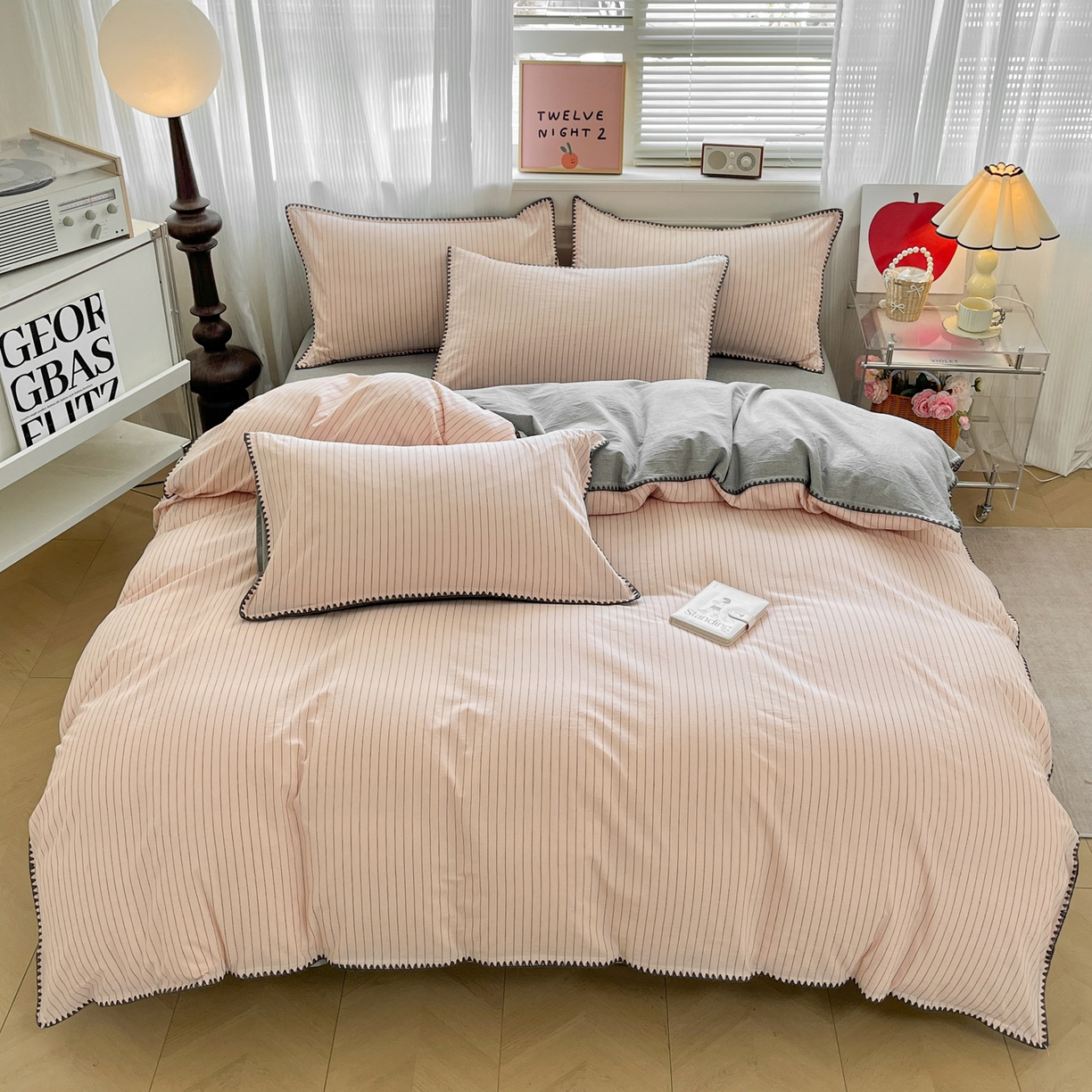 91家纺网 家纺一手货源 找家纺 如一 2026春夏新款色织全棉纯棉加密水洗棉条纹三角针四件套 暮烟粉