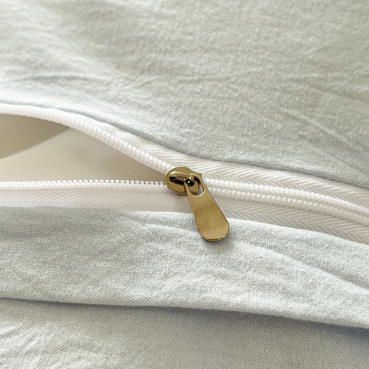 91家纺网 家纺一手货源 找家纺 如一 2026春夏新款色织全棉纯棉加密水洗棉条纹三角针四件套 乐谱蓝