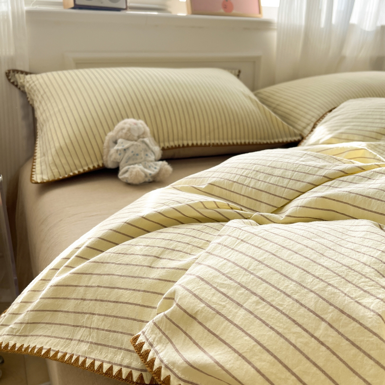 91家纺网 家纺一手货源 找家纺 如一 2026春夏新款色织全棉纯棉加密水洗棉条纹三角针四件套 晴空黄