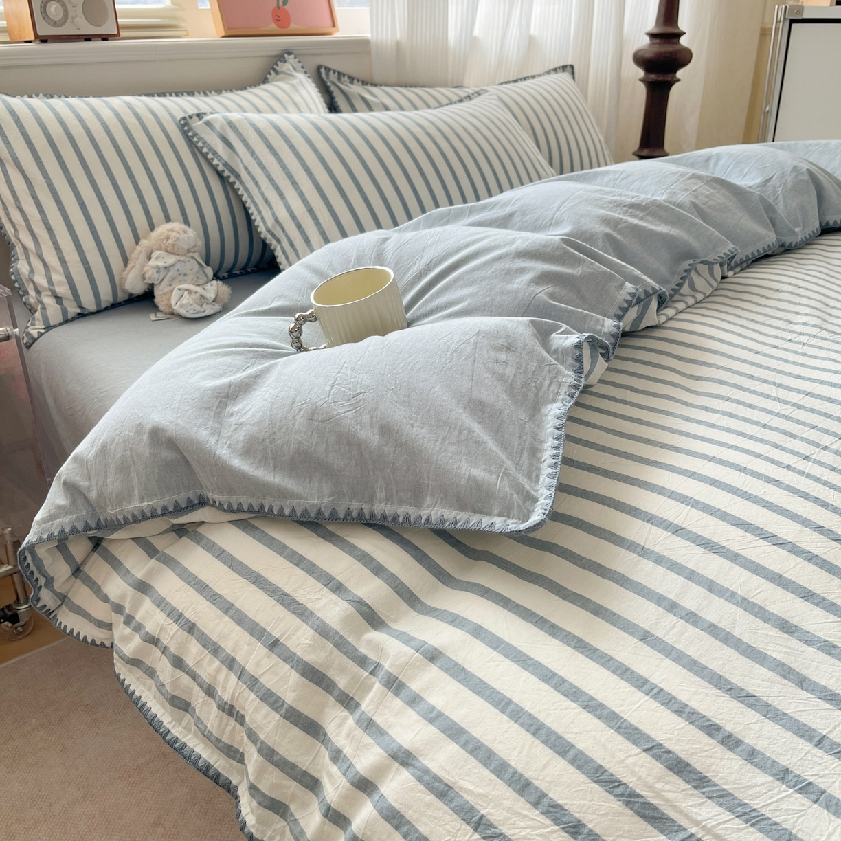 91家纺网 家纺一手货源 找家纺 如一 2026春夏新款色织全棉纯棉加密水洗棉条纹三角针四件套 野原蓝