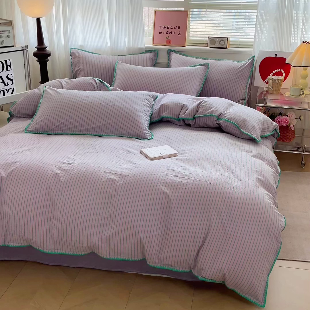 91家纺网 家纺一手货源 找家纺 如一 2026春夏新款色织全棉纯棉加密水洗棉条纹三角针四件套 晴空紫