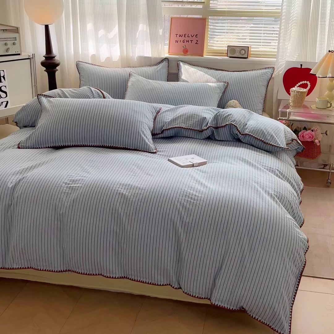 91家纺网 家纺一手货源 找家纺 如一 2026春夏新款色织全棉纯棉加密水洗棉条纹三角针四件套 晴空蓝