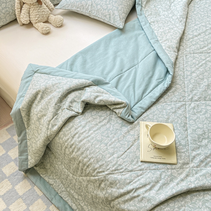 91家纺网 家纺一手货源 找家纺 憨豆家纺 2026新款双面全棉印花夏被可机洗小清新纯棉夏凉被薄被芯空调被子 轻盈如羽