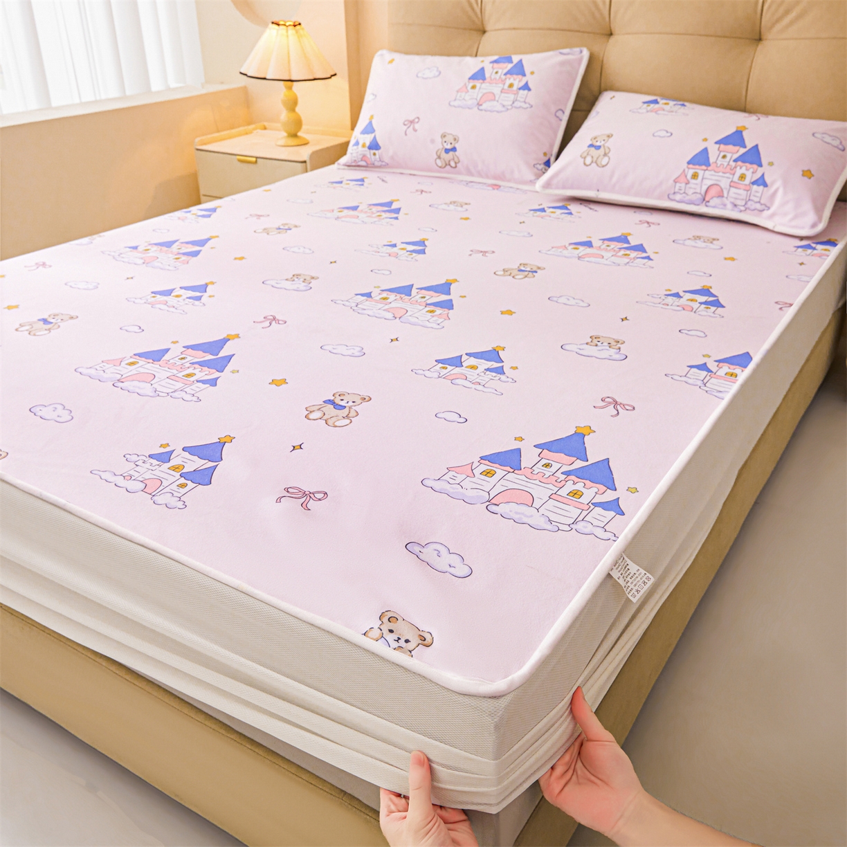 91家纺网 家纺一手货源 找家纺 （总）女子家纺 2026春夏新款TPU防水隔尿床护垫床笠款印花小清新卡通儿童床垫保护套