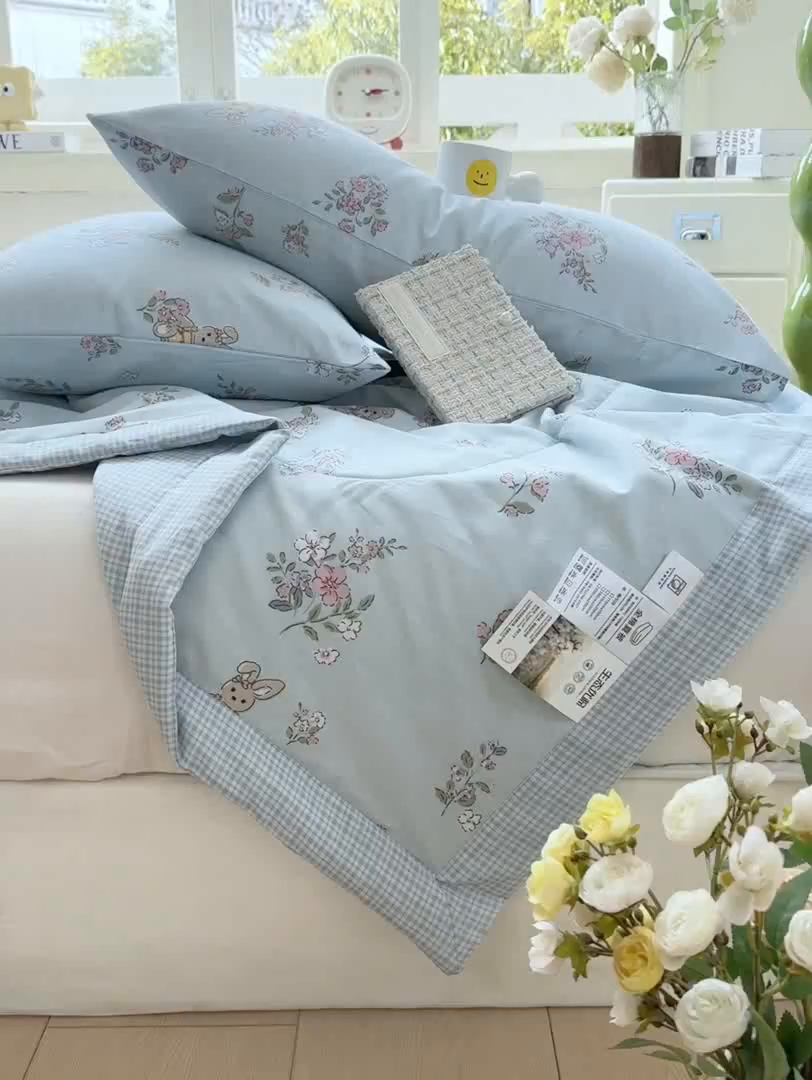 91家纺网 家纺一手货源 找家纺 憨豆家纺 2026新款双面全棉印花夏被可机洗小清新纯棉夏凉被薄被芯空调被子 甜蜜约会