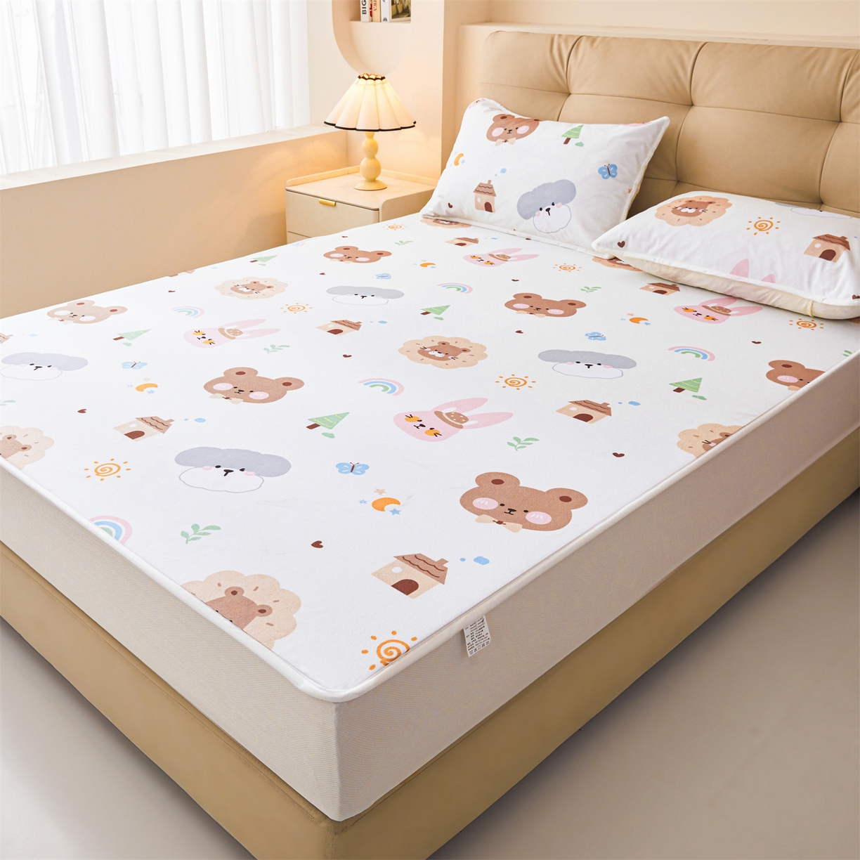 91家纺网 家纺一手货源 找家纺 女子家纺 2026春夏新款TPU防水隔尿床护垫床笠款印花小清新卡通儿童床垫保护套 防水床笠-呆萌熊