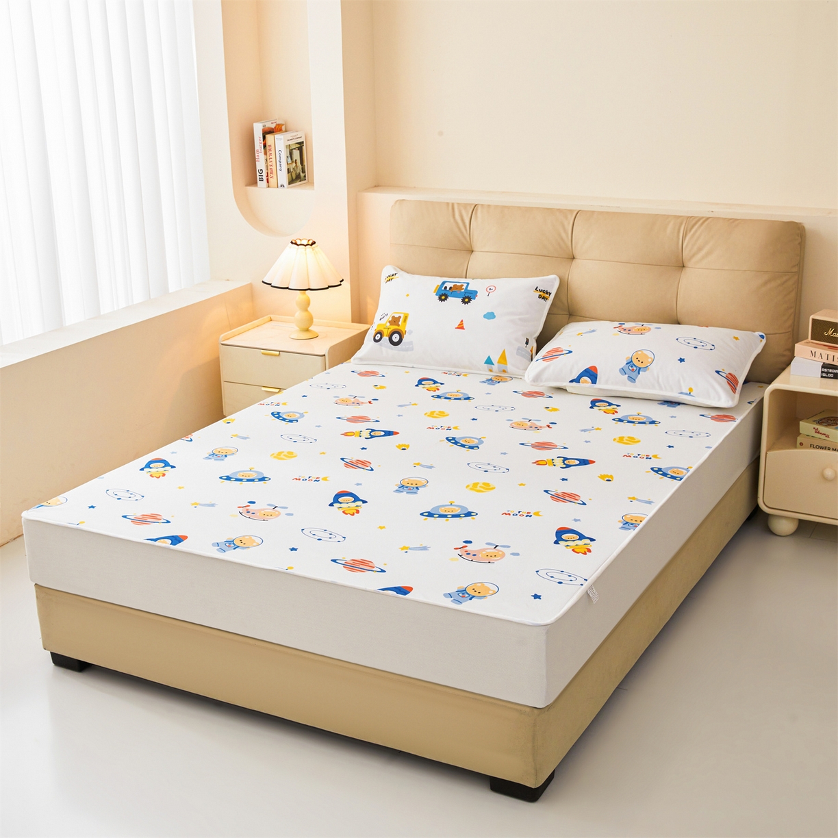 91家纺网 家纺一手货源 找家纺 女子家纺 2026春夏新款TPU防水隔尿床护垫床笠款印花小清新卡通儿童床垫保护套 防水床笠-火箭飞船