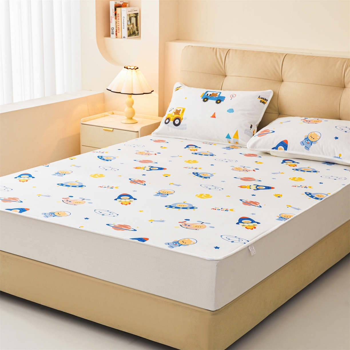 91家纺网 家纺一手货源 找家纺 女子家纺 2026春夏新款TPU防水隔尿床护垫床笠款印花小清新卡通儿童床垫保护套 防水床笠-火箭飞船