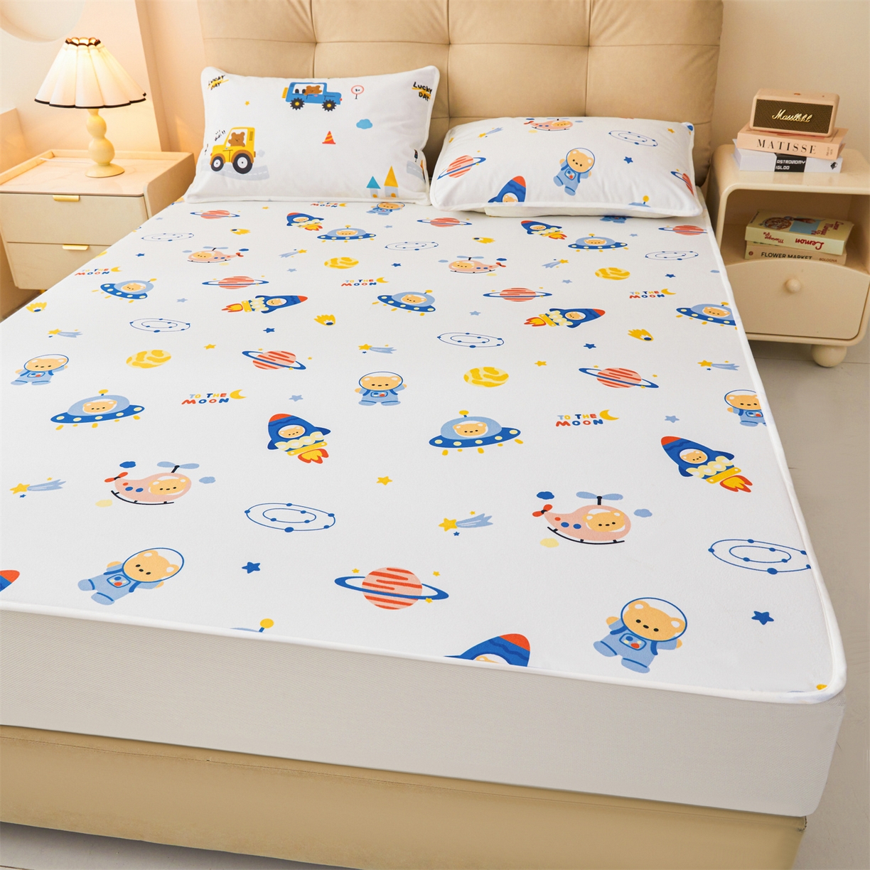 91家纺网 家纺一手货源 找家纺 女子家纺 2026春夏新款TPU防水隔尿床护垫床笠款印花小清新卡通儿童床垫保护套 防水床笠-火箭飞船