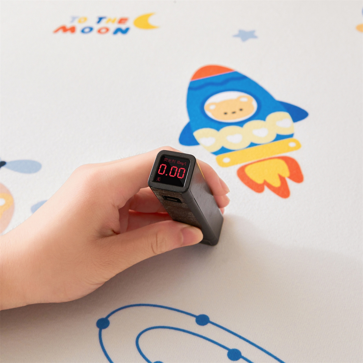 91家纺网 家纺一手货源 找家纺 女子家纺 2026春夏新款TPU防水隔尿床护垫床笠款印花小清新卡通儿童床垫保护套 防水床笠-火箭飞船