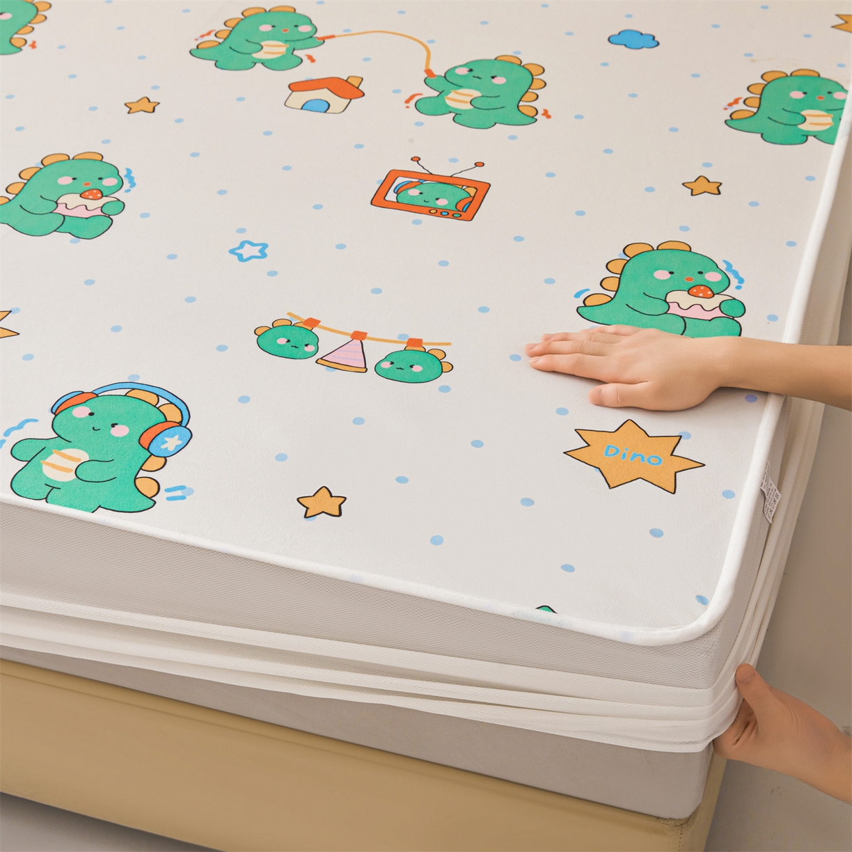 91家纺网 家纺一手货源 找家纺 女子家纺 2026春夏新款TPU防水隔尿床护垫床笠款印花小清新卡通儿童床垫保护套 防水床笠-恐龙运动员