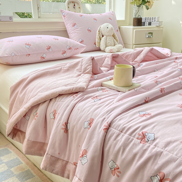 91家纺网 家纺一手货源 找家纺 憨豆家纺 2026新款双面全棉印花夏被可机洗小清新纯棉夏凉被薄被芯空调被子 元气小熊