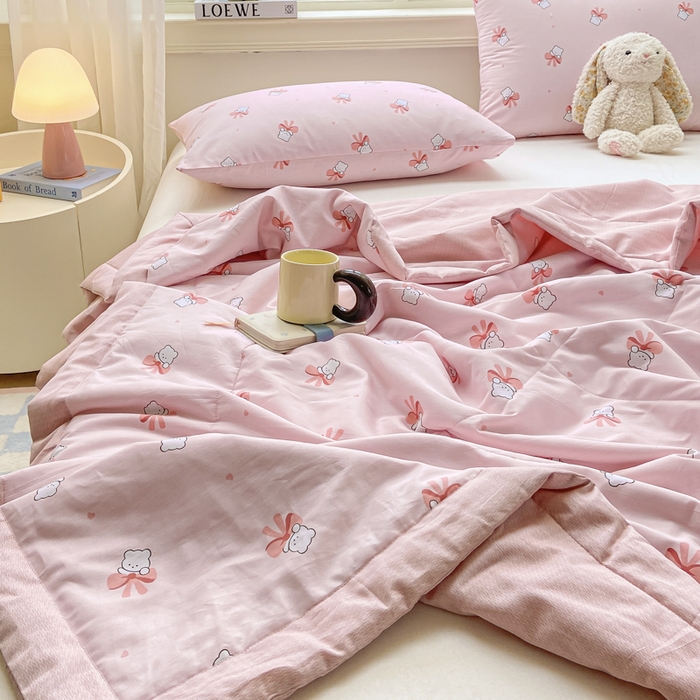 91家纺网 家纺一手货源 找家纺 憨豆家纺 2026新款双面全棉印花夏被可机洗小清新纯棉夏凉被薄被芯空调被子 元气小熊