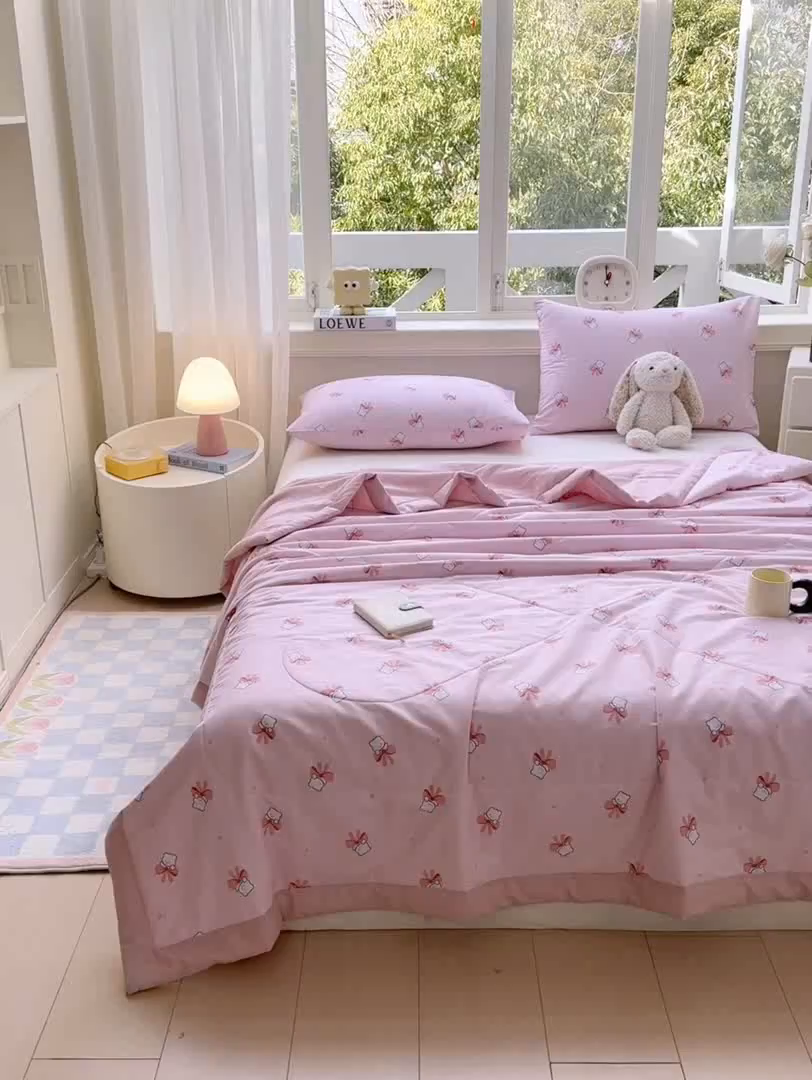 91家纺网 家纺一手货源 找家纺 憨豆家纺 2026新款双面全棉印花夏被可机洗小清新纯棉夏凉被薄被芯空调被子 元气小熊